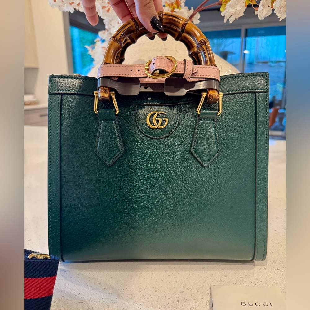 GUCCI DIANA Small Tote Bag with bamboo handles (new model) - Picture 2 of 9